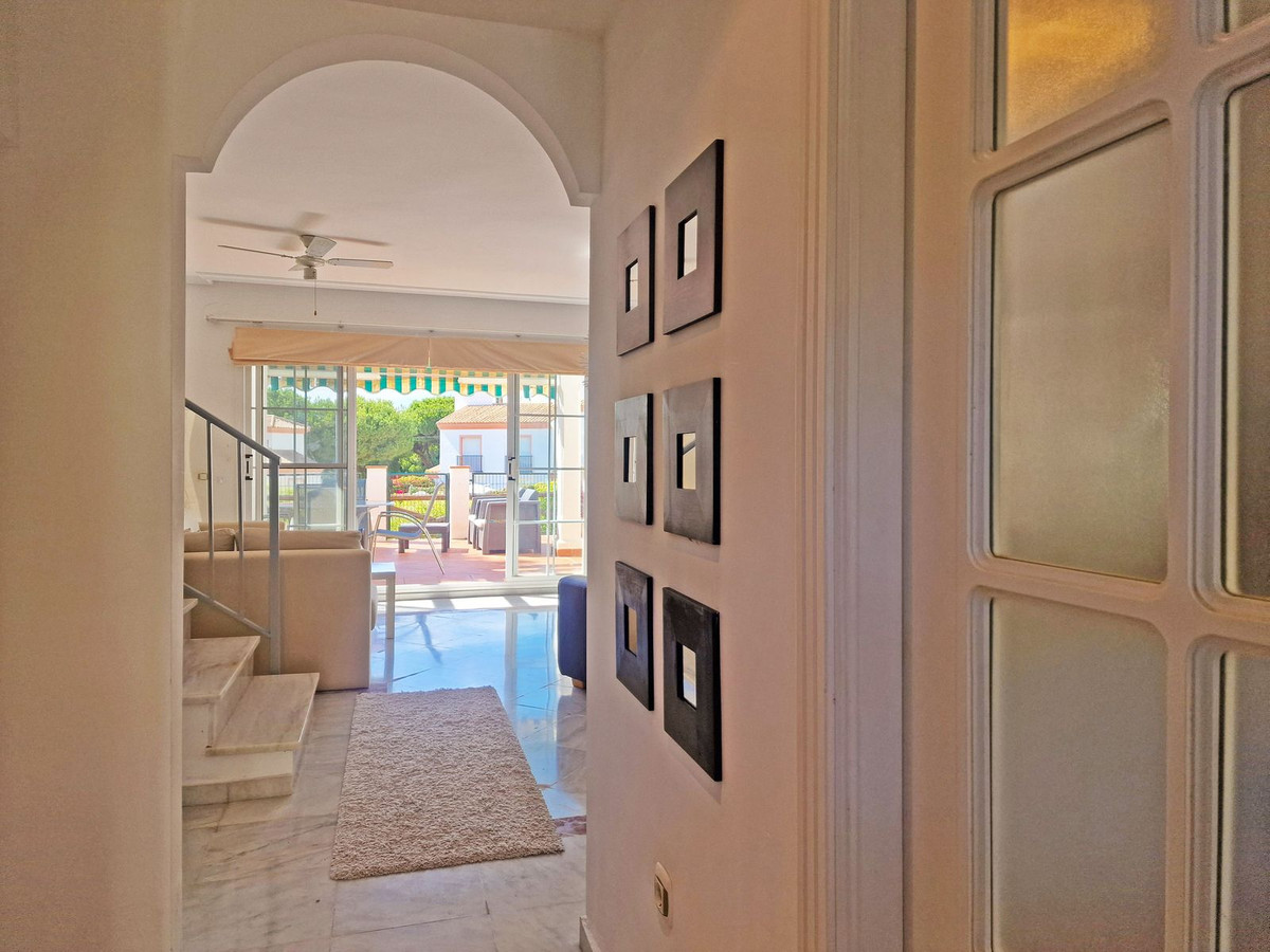 4 bedroom Townhouses for sale in Cabopino – R5151925