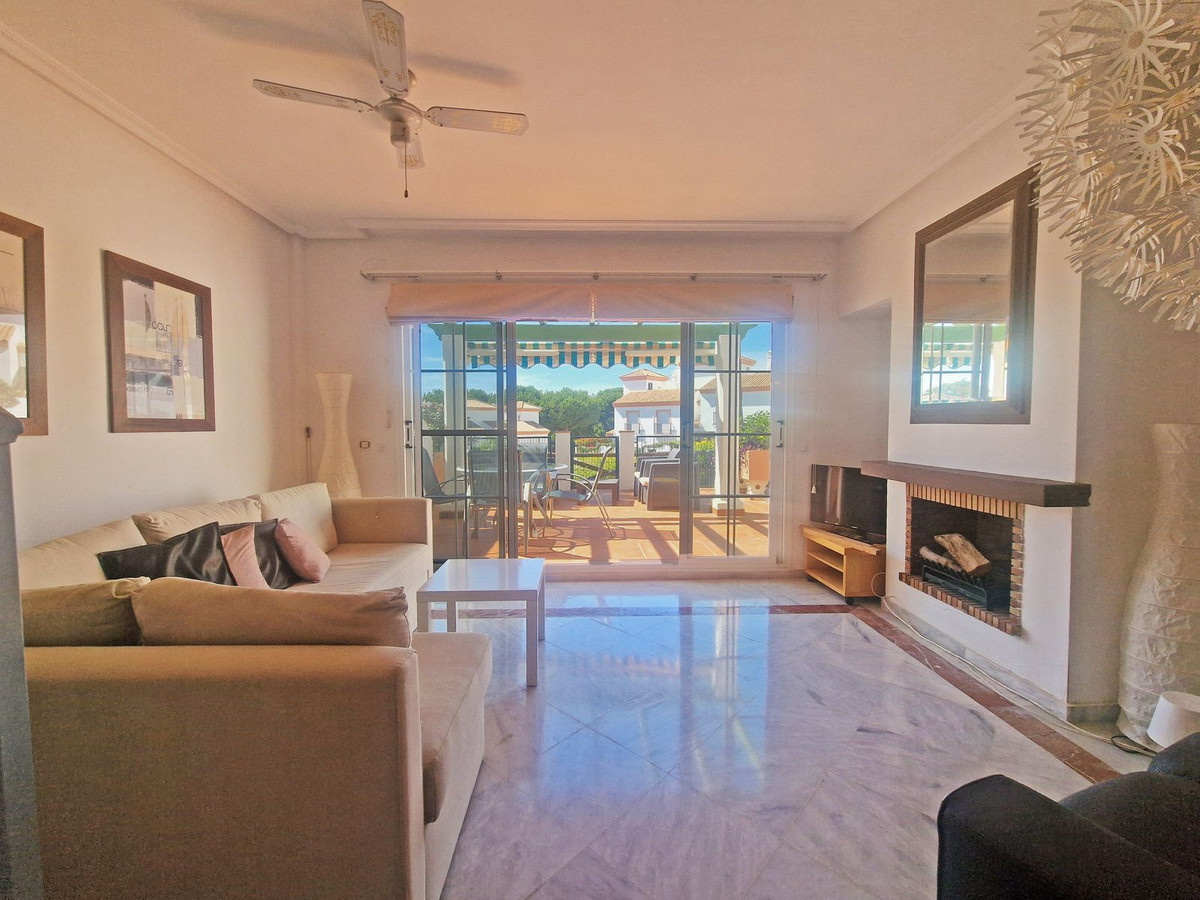 4 bedroom Townhouses for sale in Cabopino – R5151925