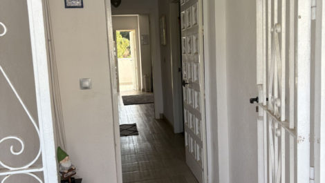 Apartamentos de 2 dormitorios en venta en Calahonda – R5134723