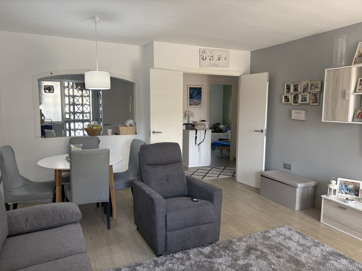 Apartamentos de 2 dormitorios en venta en Calahonda – R5134723