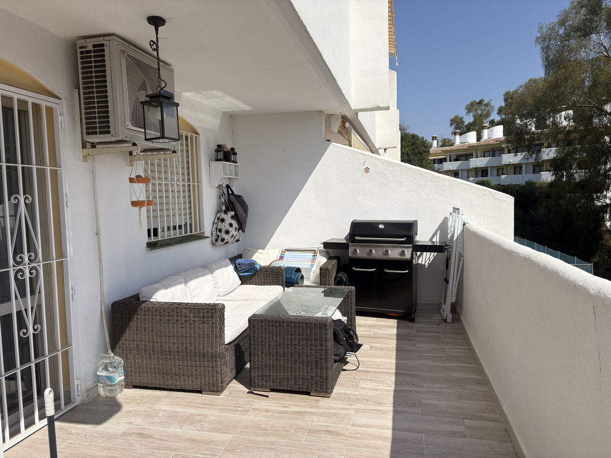 Apartamentos de 2 dormitorios en venta en Calahonda – R5134723
