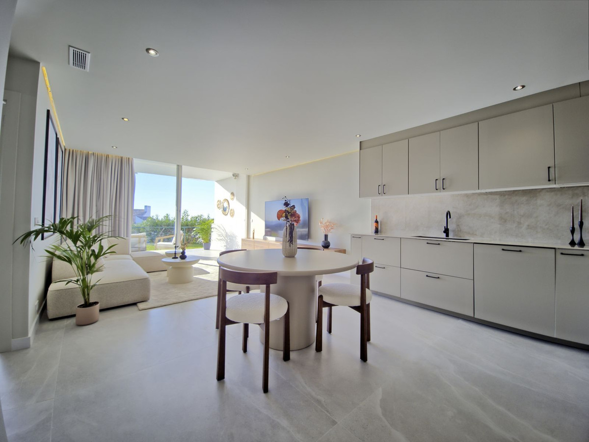 3 bedroom Apartments for sale in Miraflores – R5159407