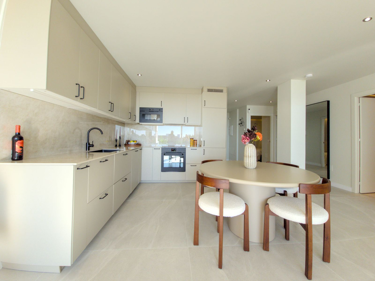 3 bedroom Apartments for sale in Miraflores – R5159407