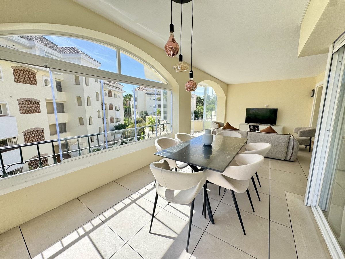 Apartamentos de 3 dormitorios en venta en Elviria – R5160877