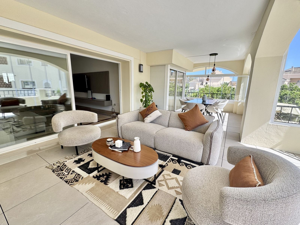 Apartamentos de 3 dormitorios en venta en Elviria – R5160877