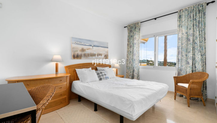 2 bedroom Apartments for sale in Elviria Hills – R4994593 in 