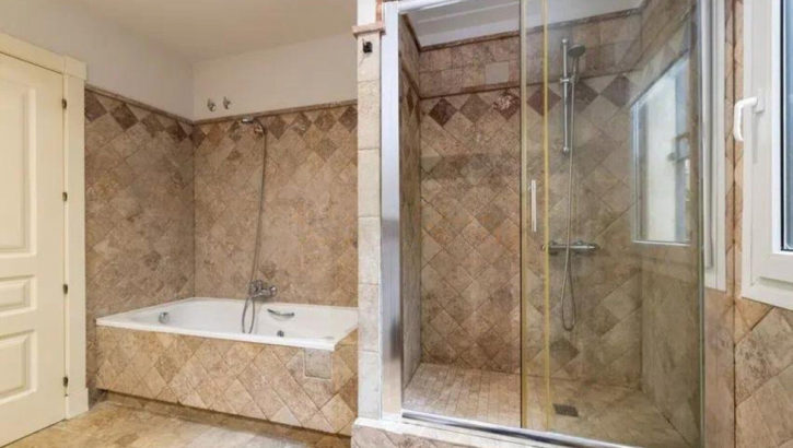 Apartamentos de 3 dormitorios en venta en Milla de Oro – R5146921 en 
