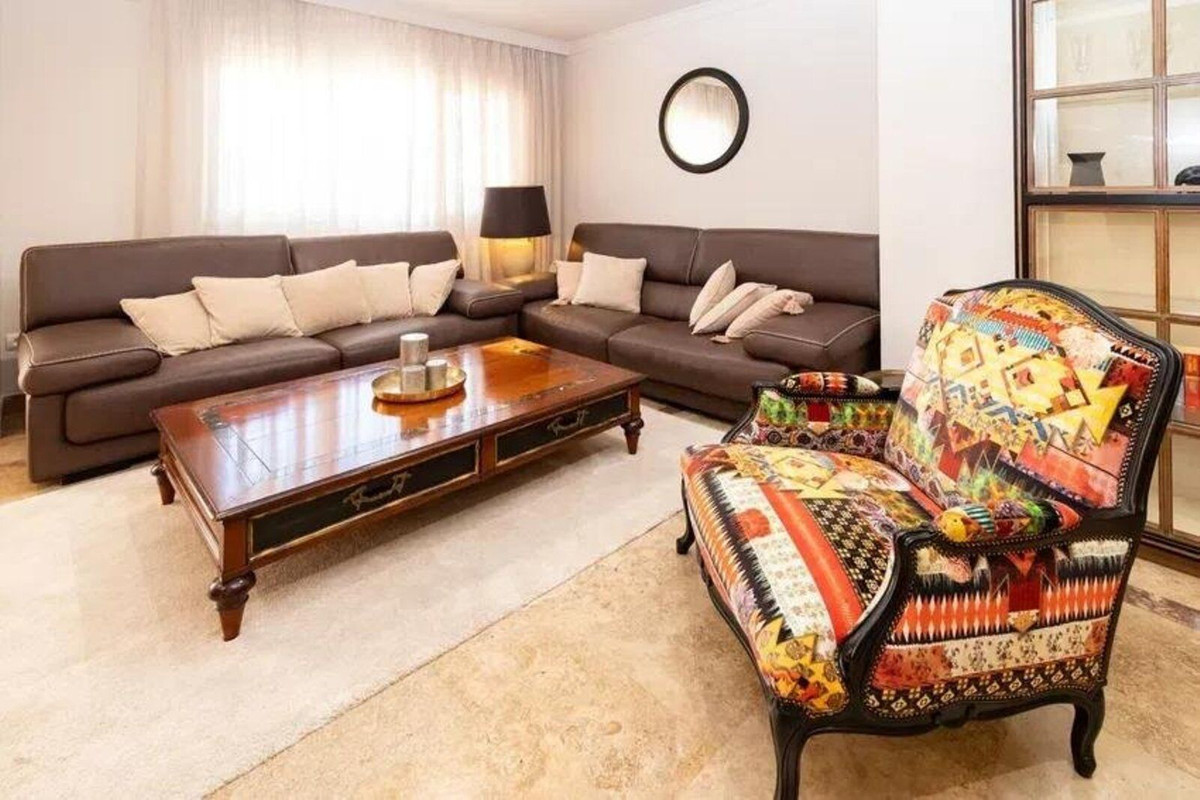Apartamentos de 3 dormitorios en venta en Milla de Oro – R5146921