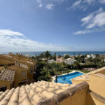 Pareados de 4 dormitorios en venta en Elviria – R5165974