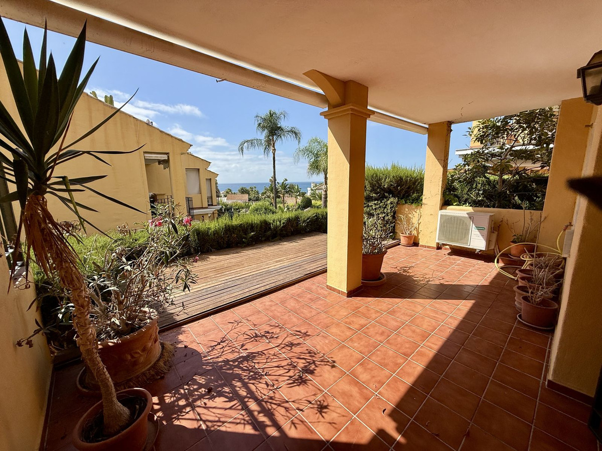Pareados de 4 dormitorios en venta en Elviria – R5165974