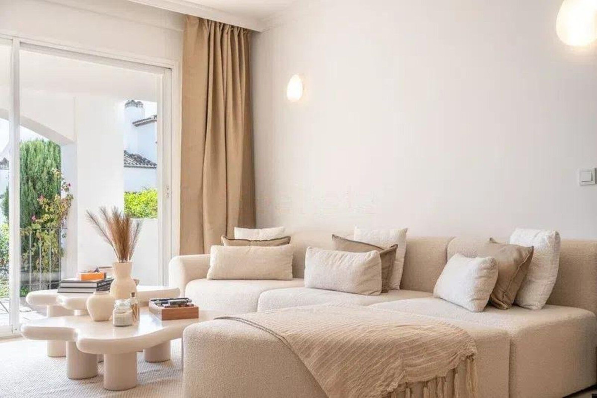 2 bedroom Apartments for sale in La Quinta – R5165944