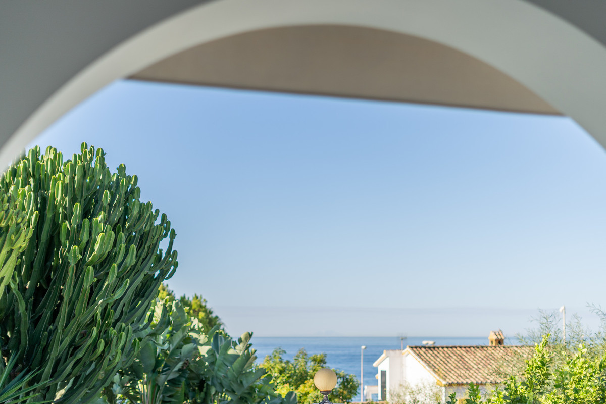 7 bedroom Villas for sale in Marbella – R5168227