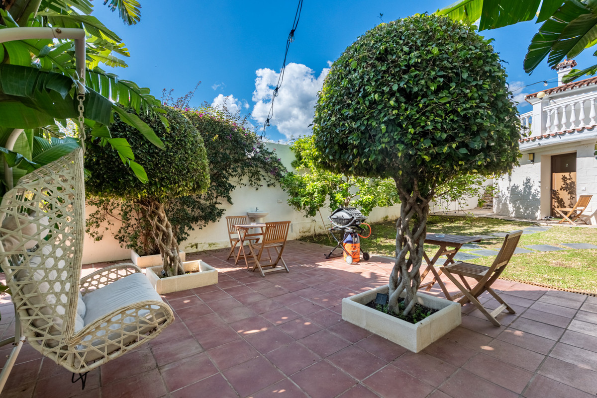 7 bedroom Villas for sale in Marbella – R5168227
