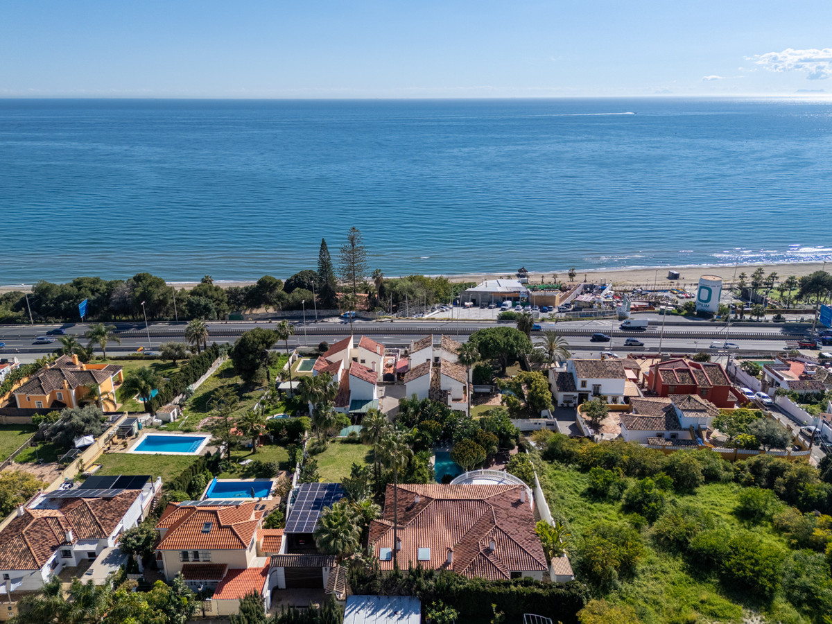 7 bedroom Villas for sale in Marbella – R5168227