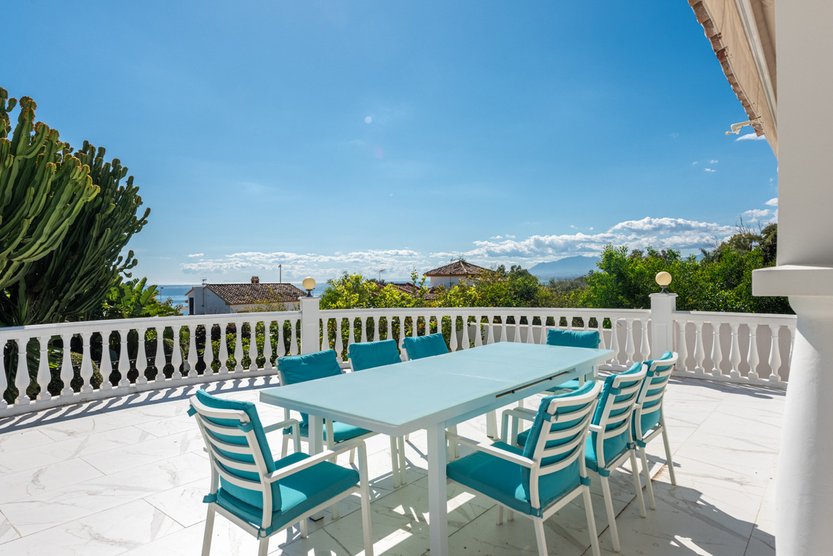 7 bedroom Villas for sale in Marbella – R5168227