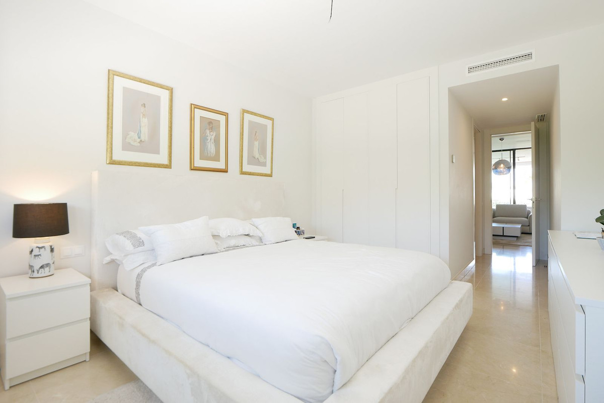 2 bedroom Apartments for sale in Cabopino – R5156257