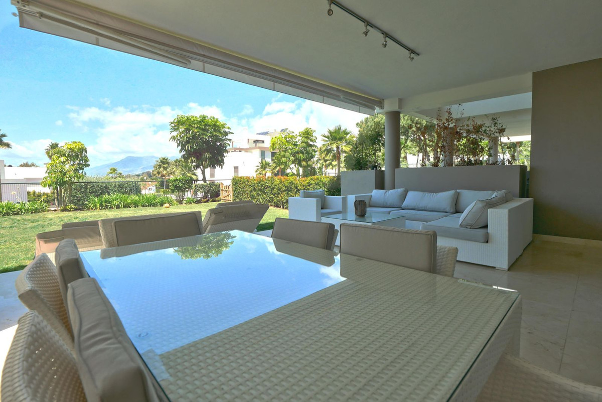 2 bedroom Apartments for sale in Cabopino – R5156257