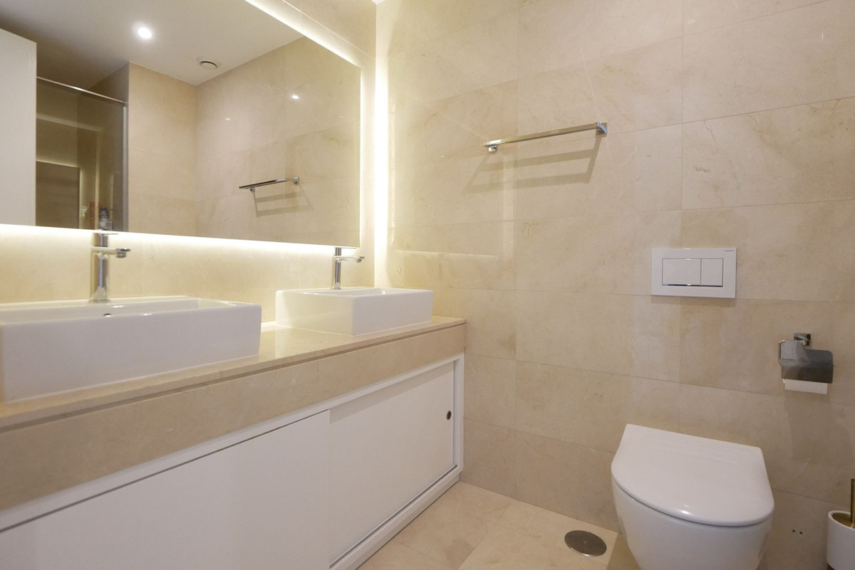 2 bedroom Apartments for sale in Cabopino – R5156257