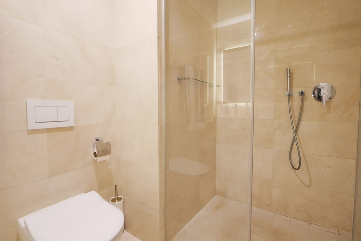 2 bedroom Apartments for sale in Cabopino – R5156257