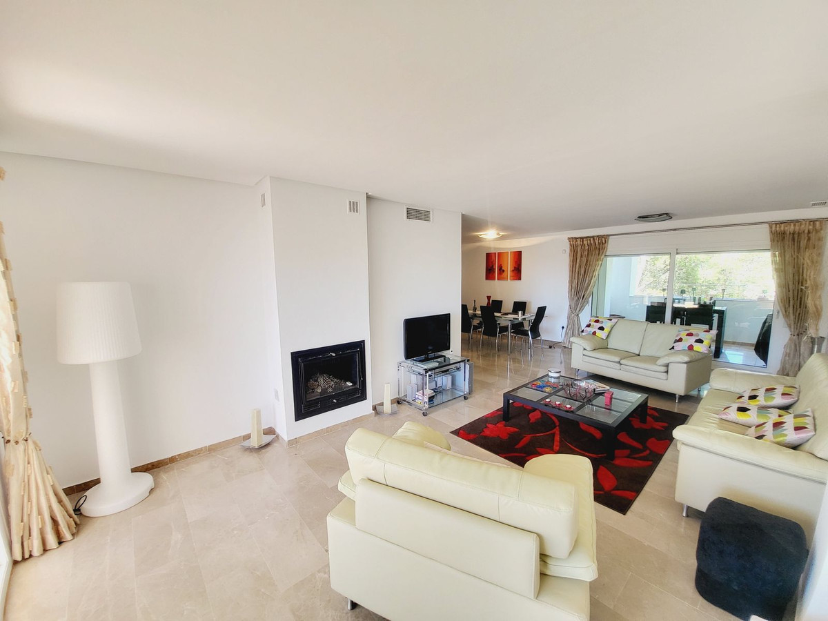 3 bedroom Apartments for sale in Miraflores – R5162395