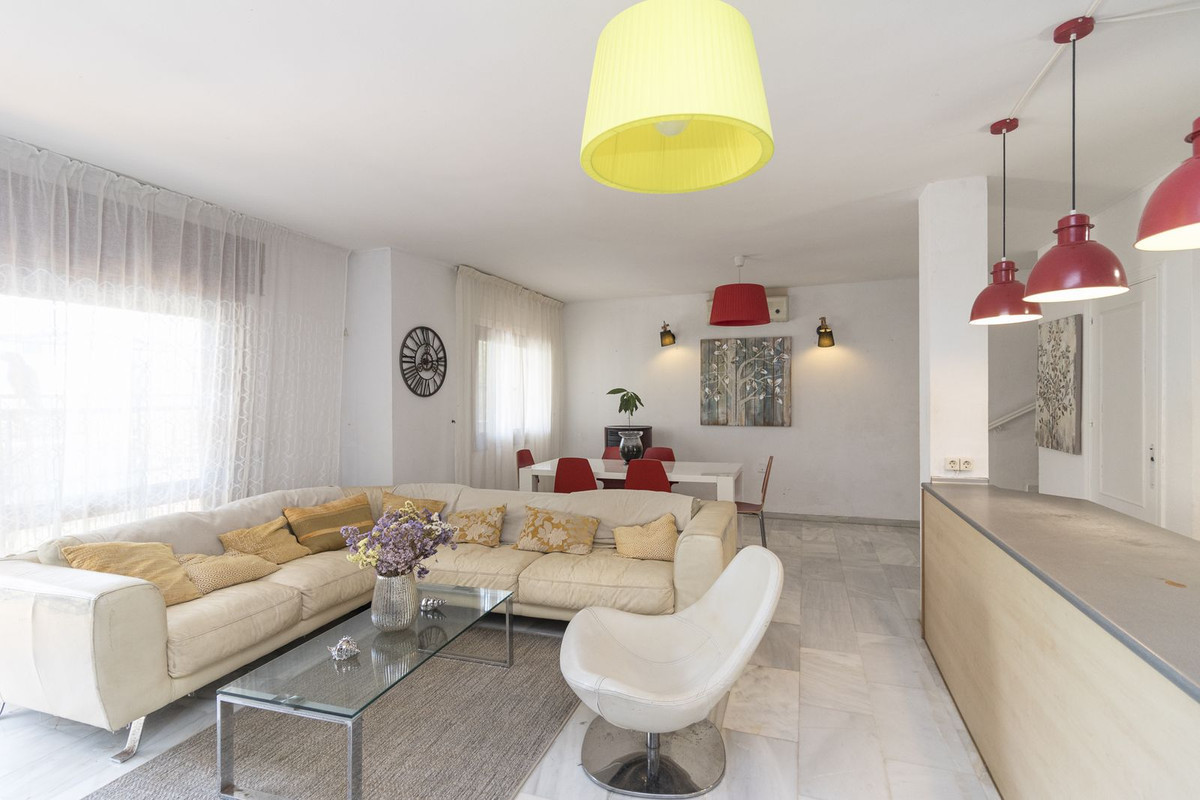 4 bedroom Villas for sale in El Rosario – R5163466