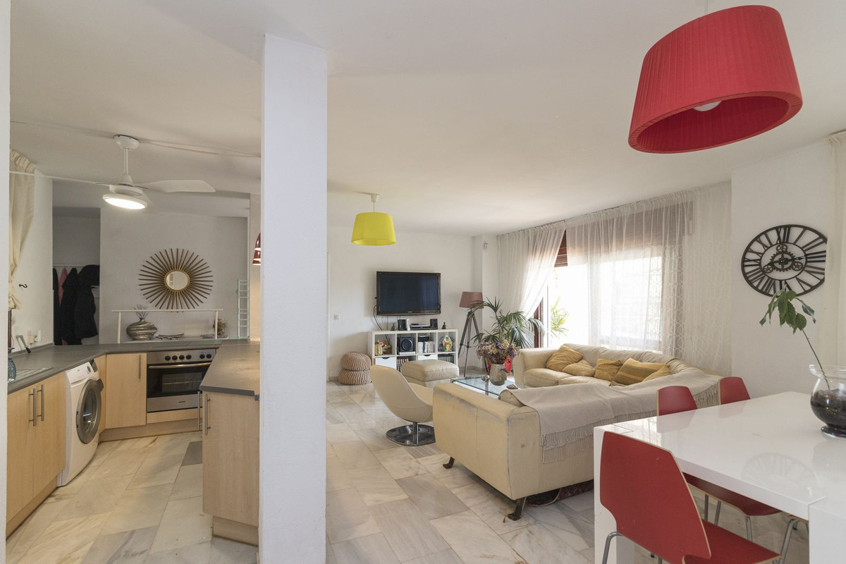 4 bedroom Villas for sale in El Rosario – R5163466