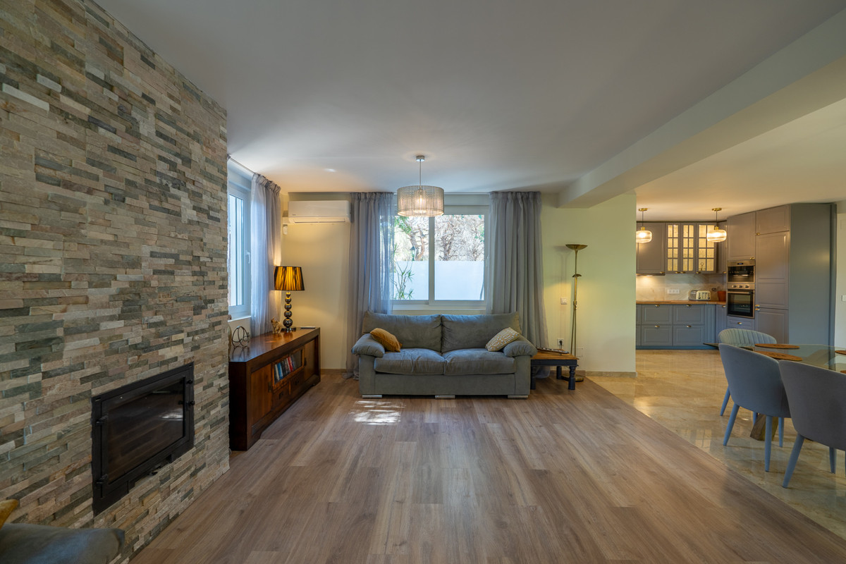 Villas de 4 dormitorios en venta en Marbesa – R5151160