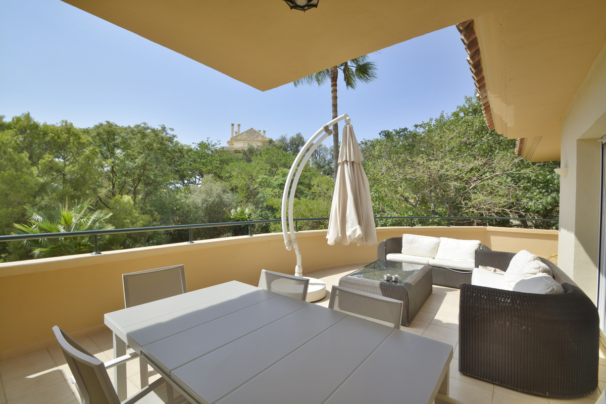 Apartamentos de 3 dormitorios en venta en Elviria – R5170015