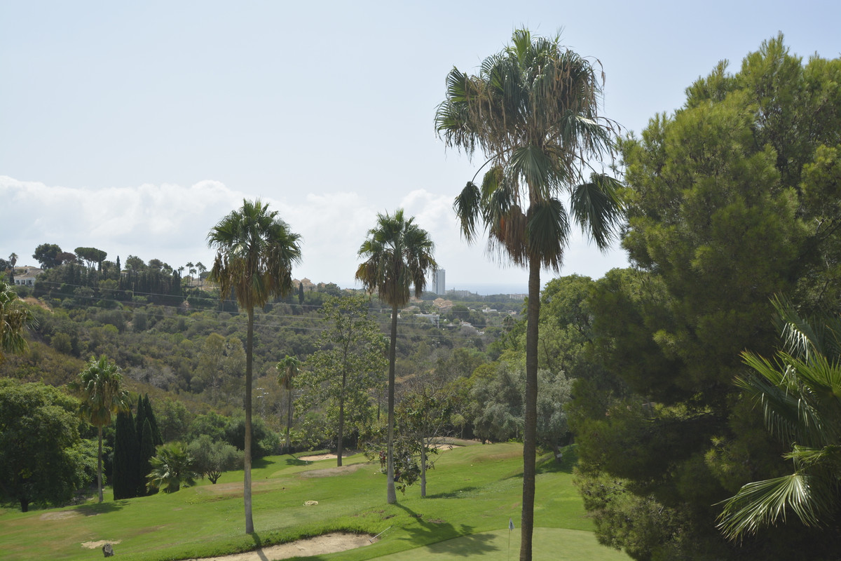Apartamentos de 3 dormitorios en venta en Elviria – R5170015