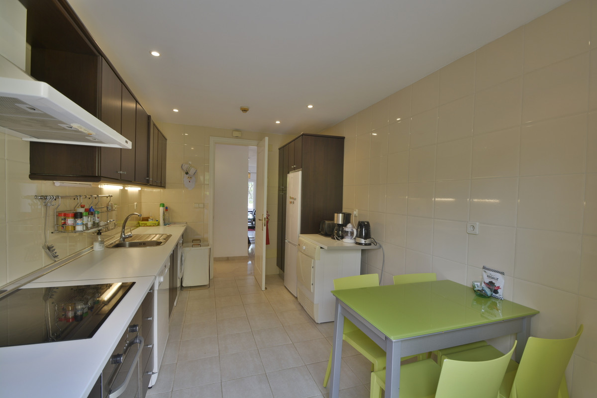 Apartamentos de 3 dormitorios en venta en Elviria – R5170015