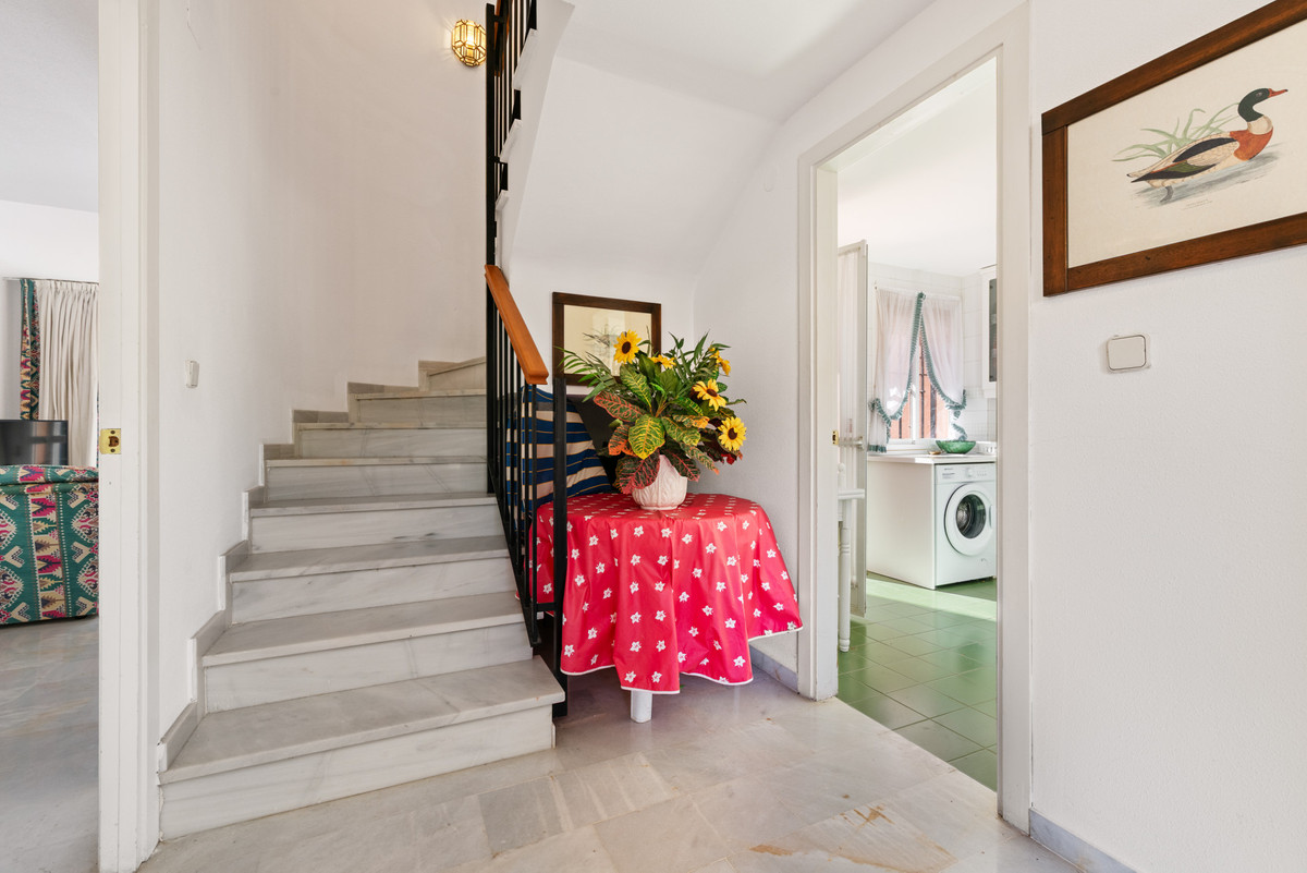 4 bedroom Apartments for sale in Marbella – R5154883