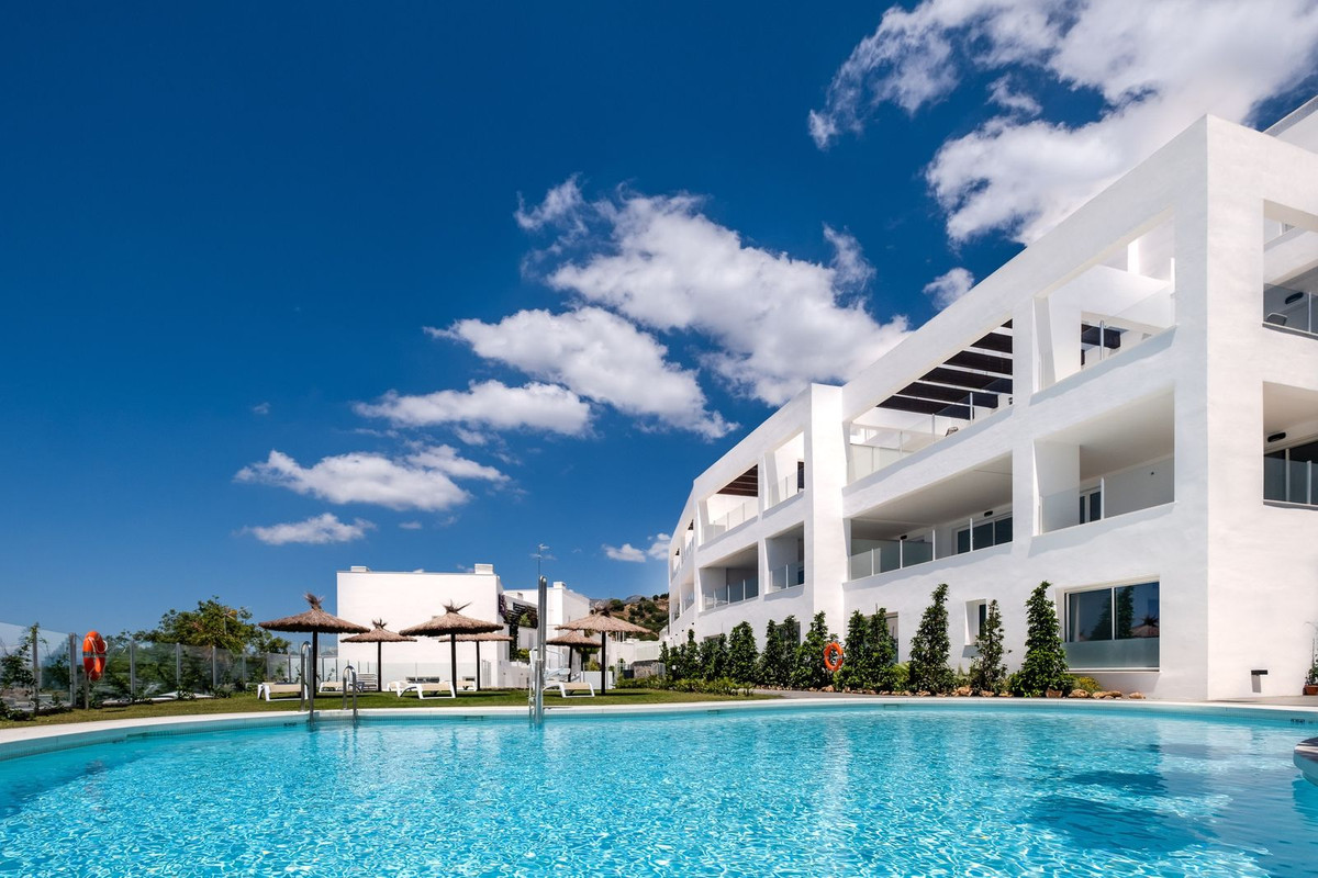 1 bedroom Apartments for sale in Altos de los Monteros – R5164180