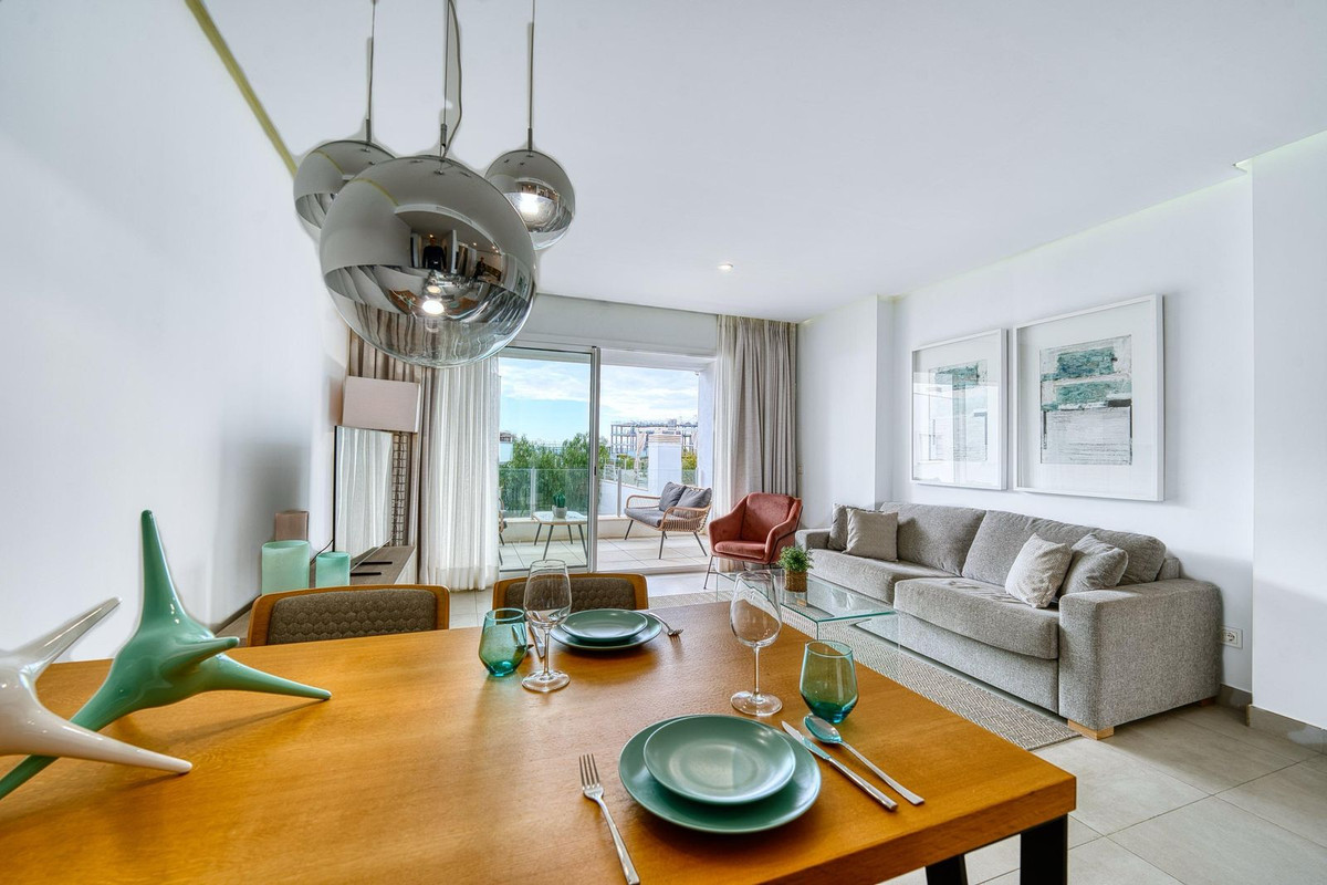 1 bedroom Apartments for sale in Altos de los Monteros – R5164180