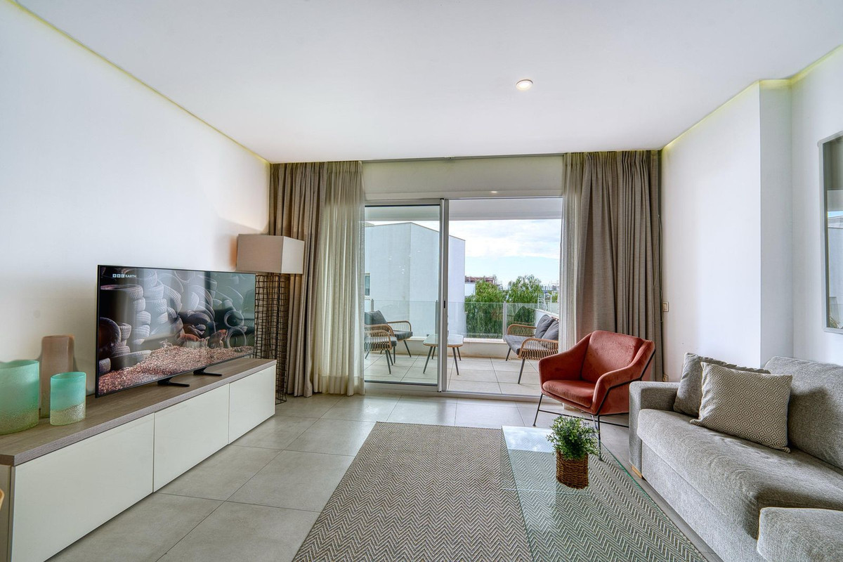 1 bedroom Apartments for sale in Altos de los Monteros – R5164180
