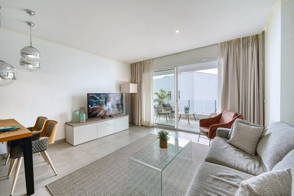 1 bedroom Apartments for sale in Altos de los Monteros – R5164180