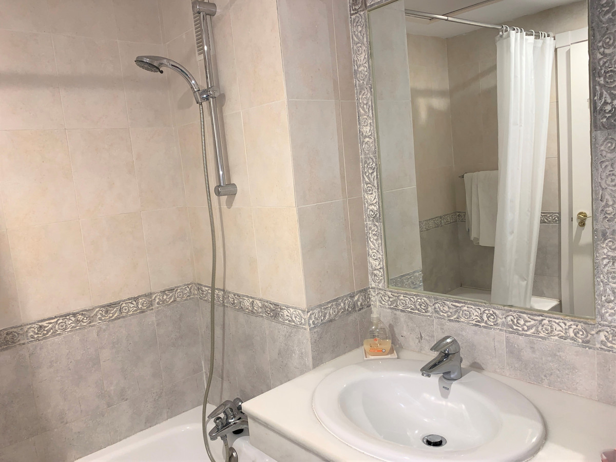 2 bedroom Apartments for sale in Hacienda del Sol – R5147836