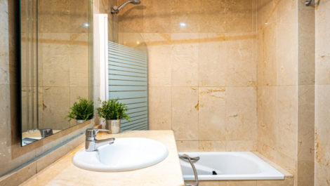 1 bedroom Apartments for sale in Marbella – R5146993
