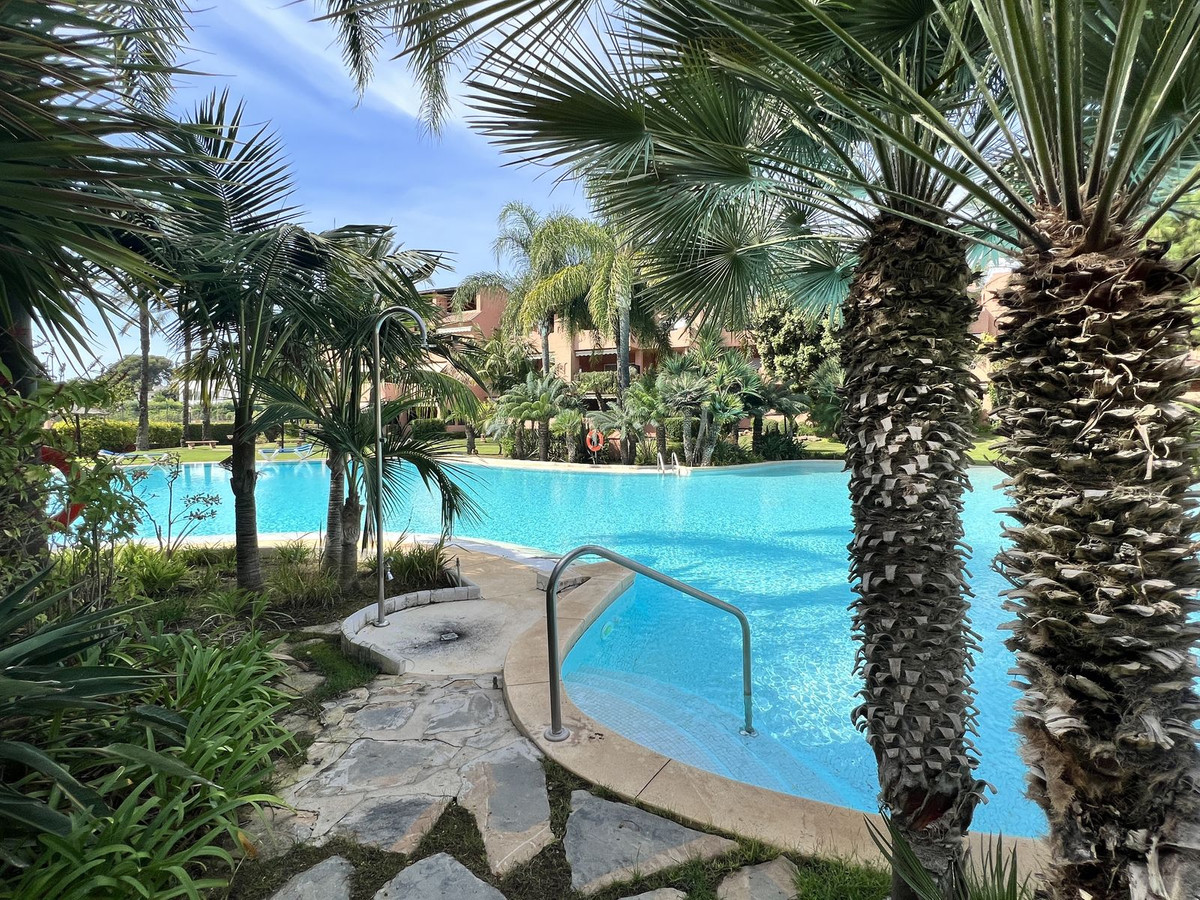 3 bedroom Apartments for sale in Guadalmina Baja – R4440535