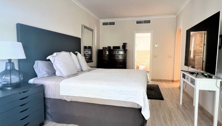 3 bedroom Apartments for sale in Guadalmina Baja – R4440535 in 