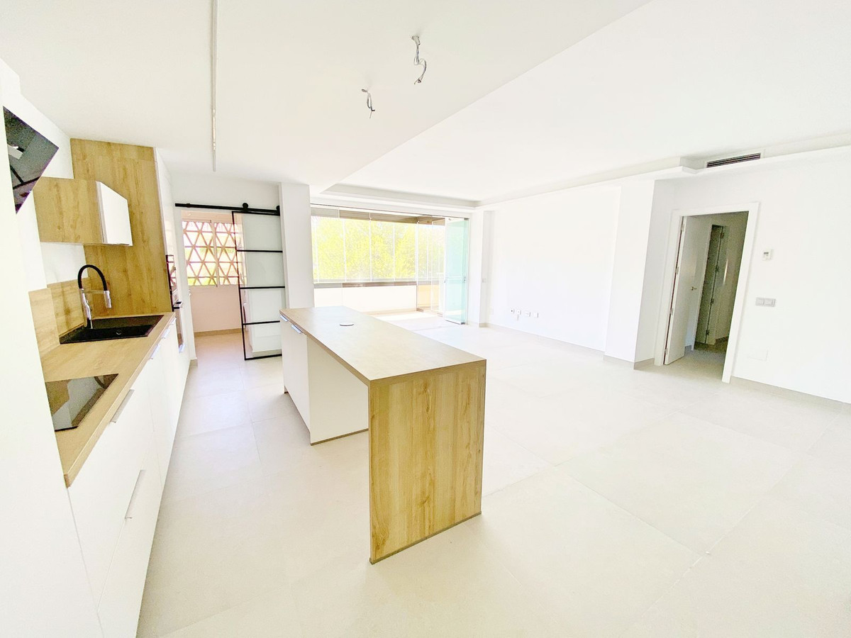 3 bedroom Apartments for sale in Elviria – R4830316