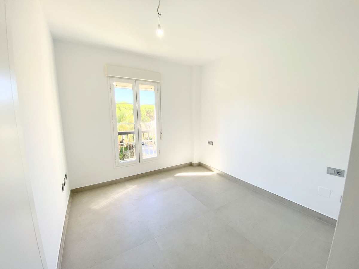 3 bedroom Apartments for sale in Elviria – R4830316