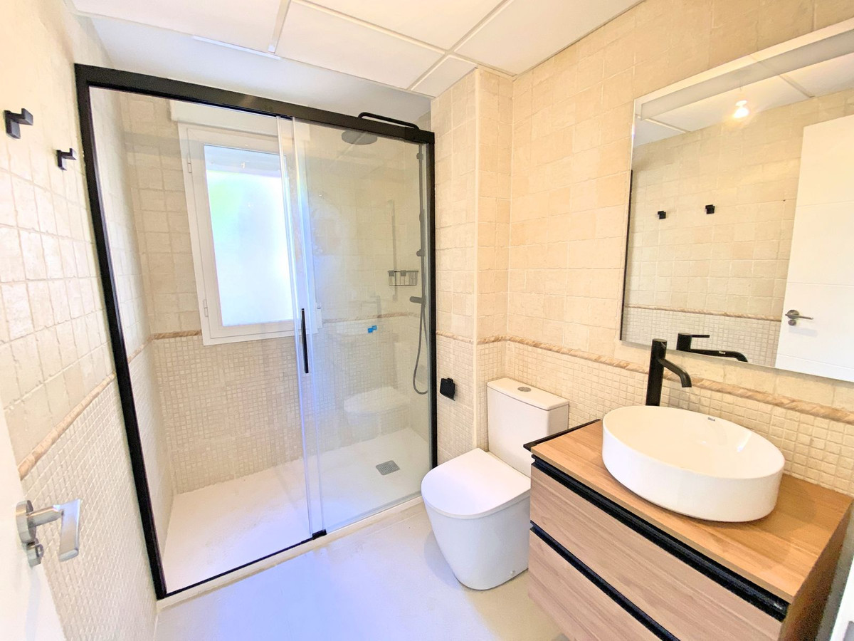 3 bedroom Apartments for sale in Elviria – R4830316