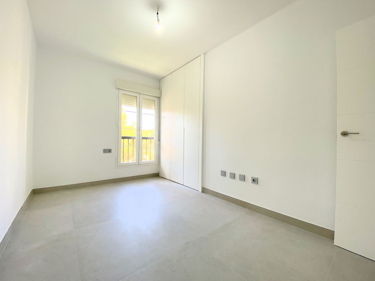 3 bedroom Apartments for sale in Elviria – R4830316