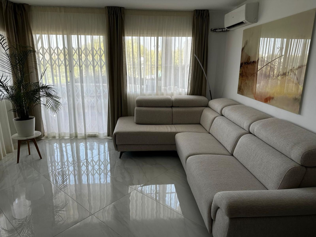 2 bedroom Apartments for sale in Riviera del Sol – R5163772