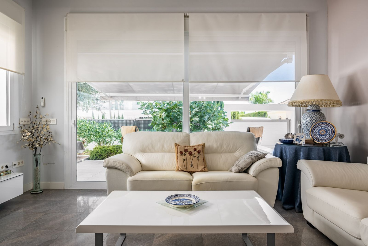 4 bedroom Villas for sale in Marbella – R5155102