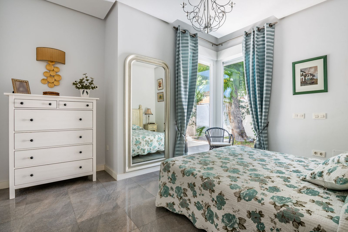 4 bedroom Villas for sale in Marbella – R5155102