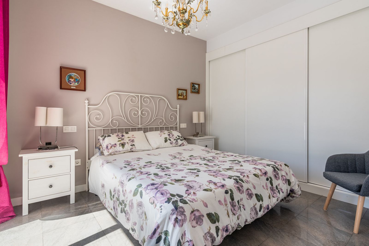 4 bedroom Villas for sale in Marbella – R5155102