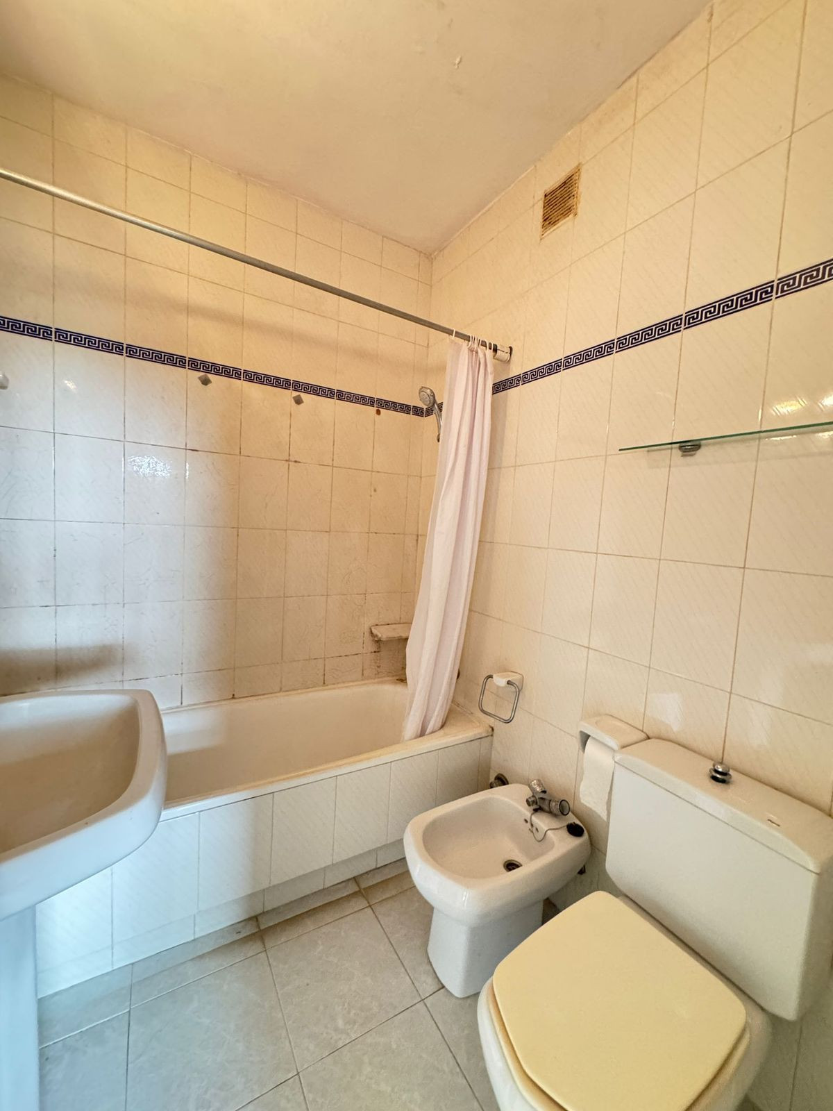 1 bedroom Apartments for sale in Marbella – R5159536