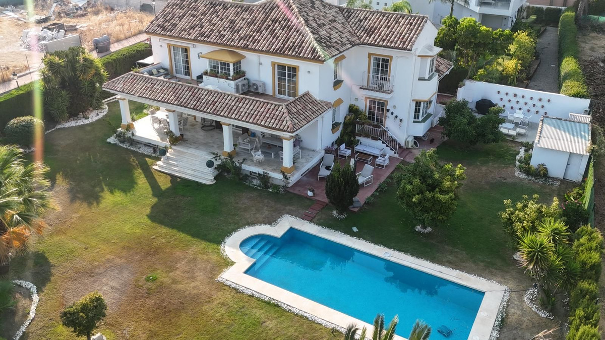 Villas de 7 dormitorios en venta en Guadalmina Alta – R5147371