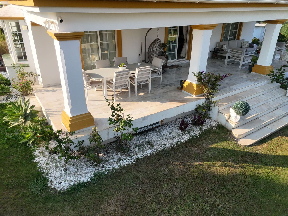 Villas de 7 dormitorios en venta en Guadalmina Alta – R5147371
